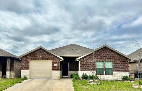 318 Billy Wickliffe Dr, Wilmer, TX 75172