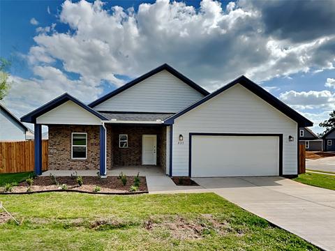 833 Feather Edge Dr, Springtown, TX 76082