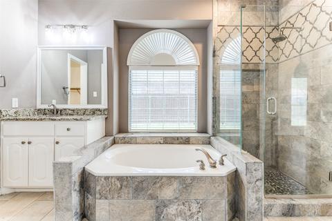 1302 Vistawood Dr, Mansfield, TX 76063