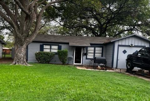 4228 Eastland St, Fort Worth, TX 76119