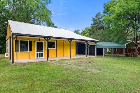 305 Chelsea Dr, Streetman, TX 75859