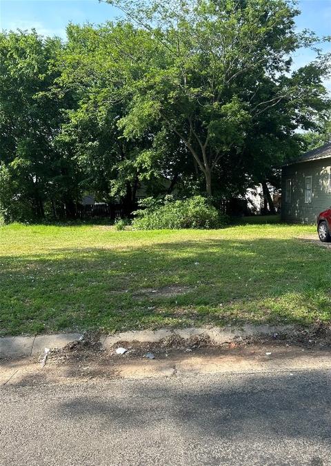 548 E Price St, Paris, TX 75460