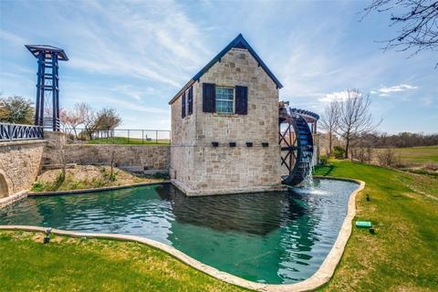 1300 Sparrow Hawk Ln, Gunter, TX 75058