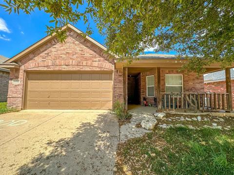 1216 Maplewood Dr, Crowley, TX 76036
