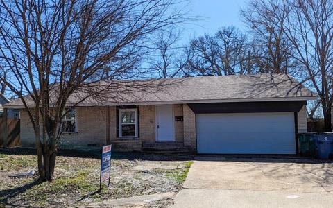 1004 Bell Dr, Greenville, TX 75401