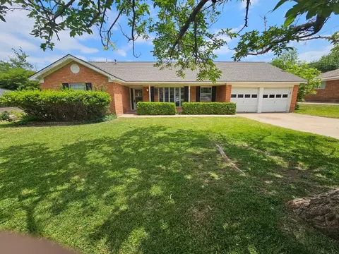6217 Whitman Ave, Fort Worth, TX 76133