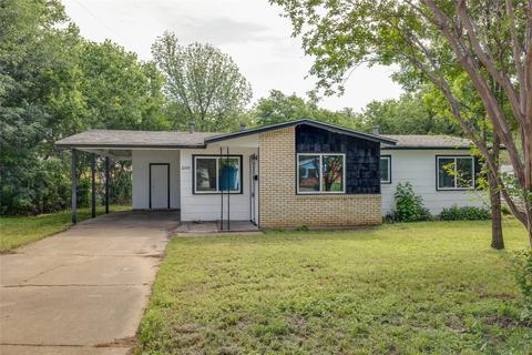2205 Carruthers Dr, Fort Worth, TX 76112