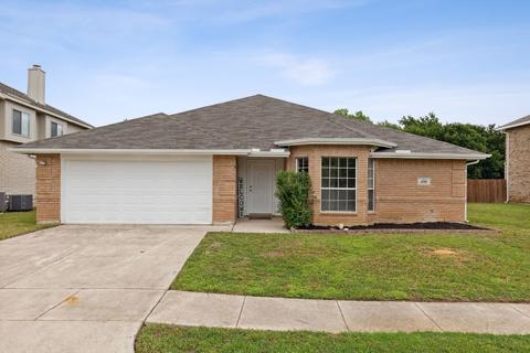 4733 Woodhaven Ln, Haltom City, TX 76137