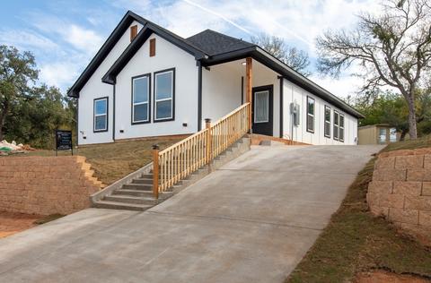 811 Tepee Trl, Granbury, TX 76048