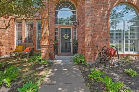 39 Oak Forrest Cir, Denton, TX 76210