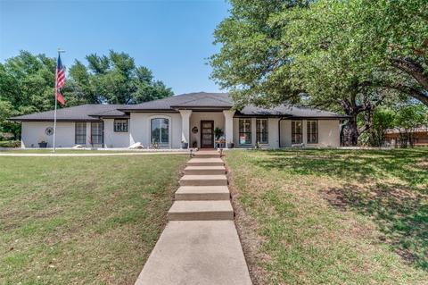7500 Lochwood Ct, Fort Worth, TX 76179
