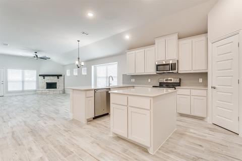 615 Mbs Way, Pilot Point, TX 76258