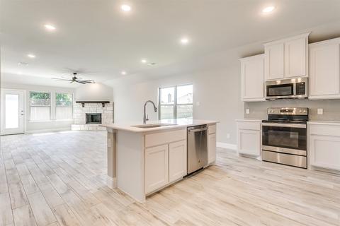 607 Mbs Way, Pilot Point, TX 76258