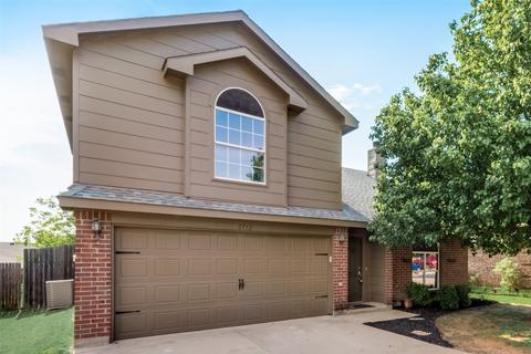 2712 Brea Canyon Rd, Fort Worth, TX 76108