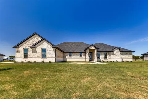 8344 Kassandra Dr, Krum, TX 76249