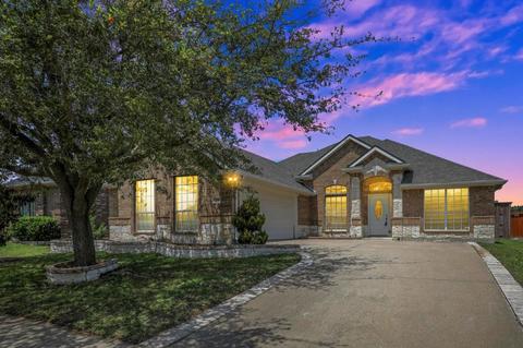 1401 Butterfly Ln, Garland, TX 75041