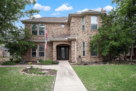 333 Cottonwood Ln, Hurst, TX 76054