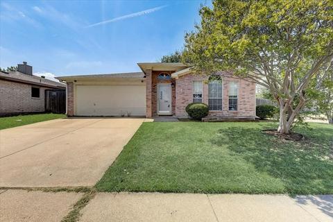 5900 Tidewater Dr, Arlington, TX 76018