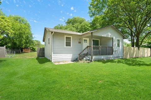 408 W Mckinney St, Pilot Point, TX 76258