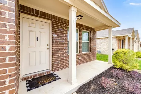 408 Falling Star Dr, Haslet, TX 76052 photo 4