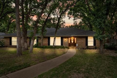 2104 Bancroft Ct, Arlington, TX 76017