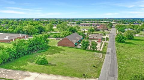 2619 N Masters Dr, Sherman, TX 75090