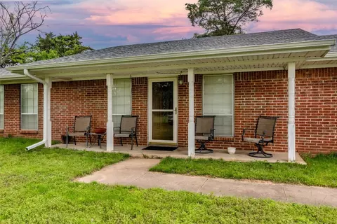 341 Immigrant Trl, Denison, TX 75021