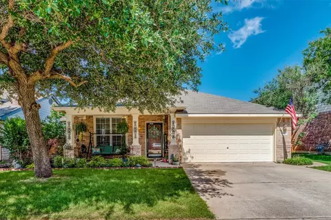 9017 Trail Blazer Dr, Fort Worth, TX 76131