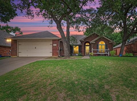 2923 Custer Dr, Corinth, TX 76210