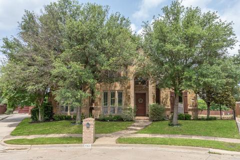 7901 Forest View Ct, North Richland Hills, TX 76182