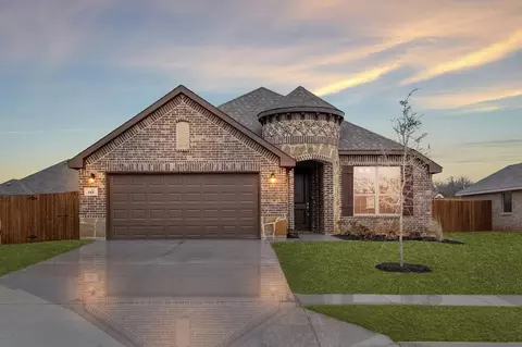 216 Magnolia Dr, Azle, TX 76020