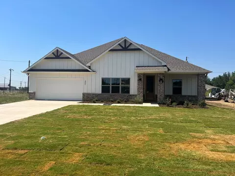 322 E Lloyd St, Krum, TX 76249 photo 2