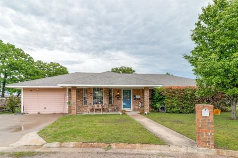 421 Emily Ct, Collinsville, TX 76233