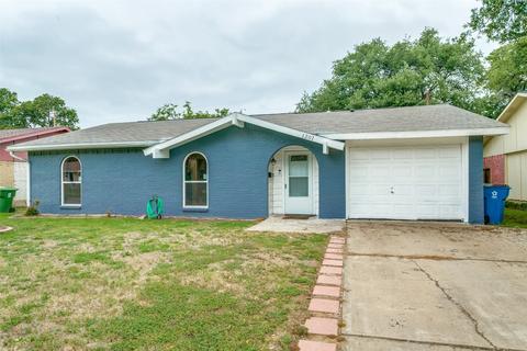 1201 Elmwood Dr, Lewisville, TX 75067