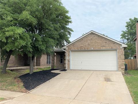 1015 Savage Dr, Denton, TX 76207