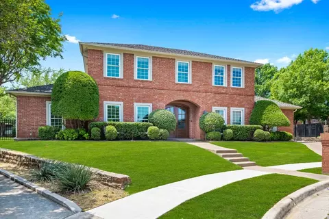 1200 Hillandale Ct, Bedford, TX 76021