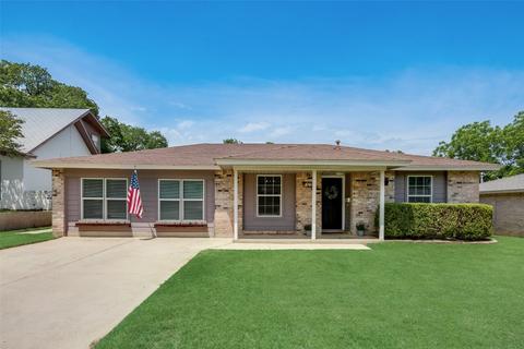 612 Janann St, Euless, TX 76039