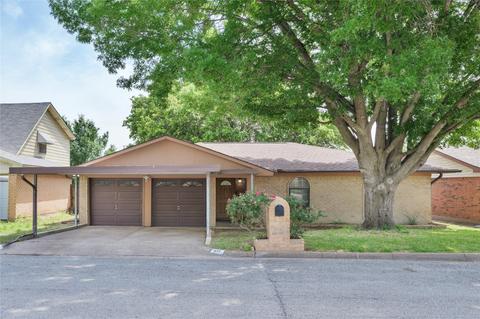 632 Saddle Rd, White Settlement, TX 76108