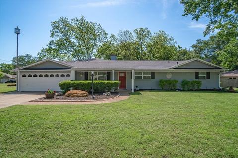 1210 Tower St, Canton, TX 75103