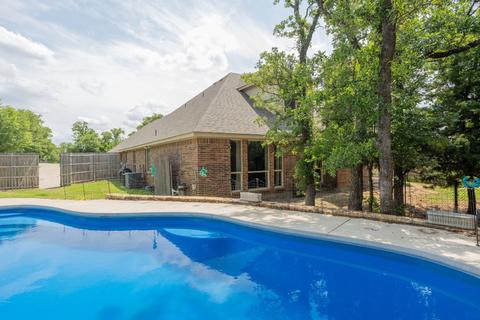 416 Ketron Rd, Burleson, TX 76028