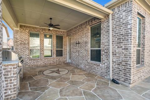 845 Sandbox Dr, Aubrey, TX 76227