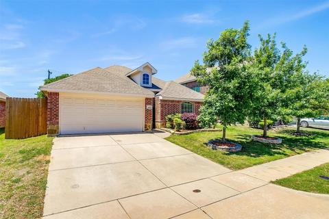 913 Loftin St, Crowley, TX 76036