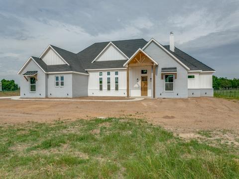 1004 Magnolia Ct, Springtown, TX 76082