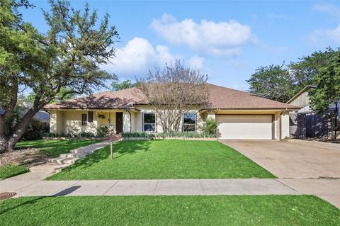 3604 Shady Brook Dr, Bedford, TX 76021