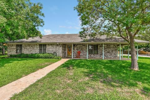 627 Eddy St, Muenster, TX 76252