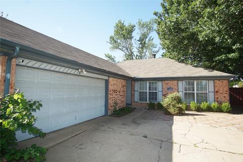 2327 Busch Dr, Arlington, TX 76014