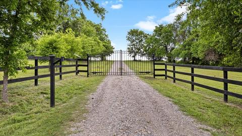 1945 S Fm 2077, Dodd City, TX 75438