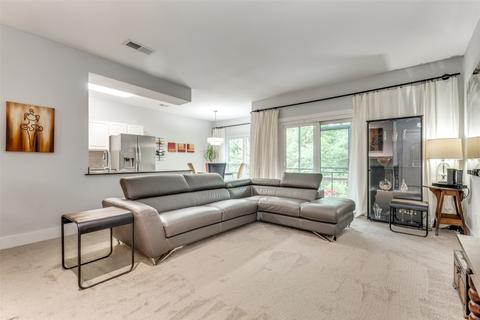 2506 Wedglea Dr #807, Dallas, TX 75211