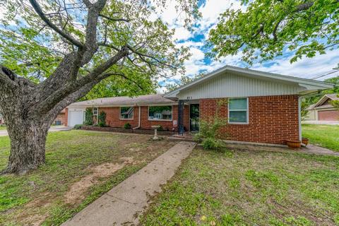 611 W Spring St, Weatherford, TX 76086