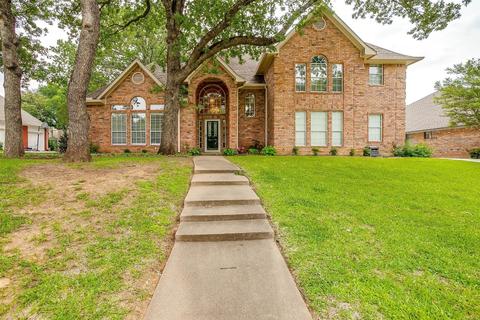 814 Majestic Oaks Ct, Mansfield, TX 76063